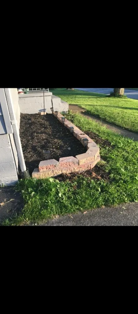 Top-rated residential landscaping near you across Sharon, PA - Razor's Edge Property Management