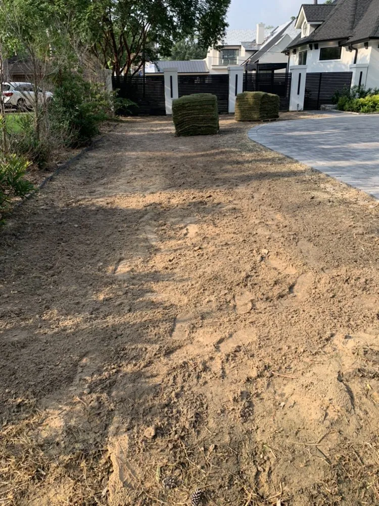 Custom residential landscaping in Houston, TX by Razo’s Lawn & Landscaping