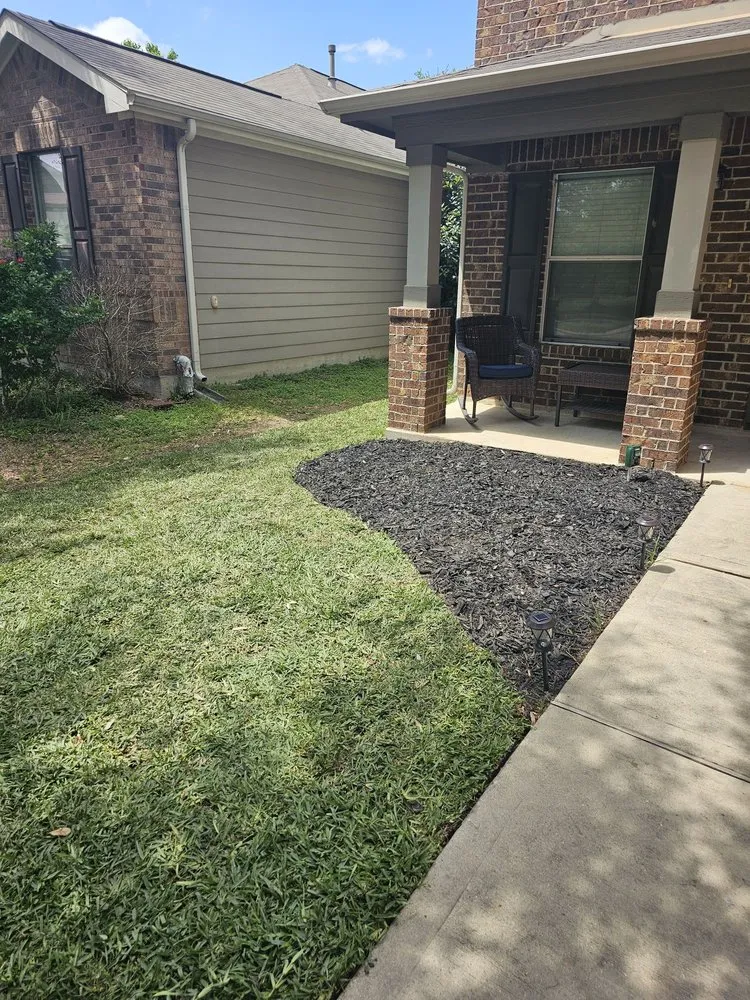 Expert lawn mowing service for homes across Houston, TX - Razo’s Lawn & Landscaping