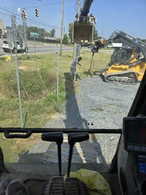 R&B Construction Logo