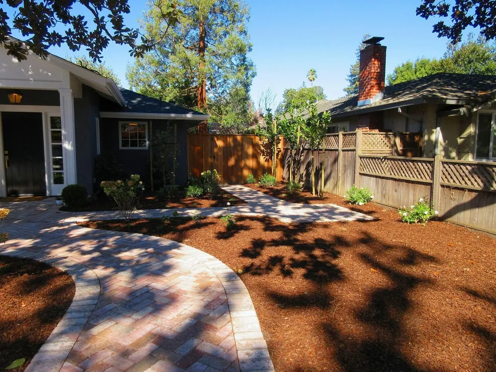 Expert yard maintenance experts serving Redwood City, CA - RB landscaping