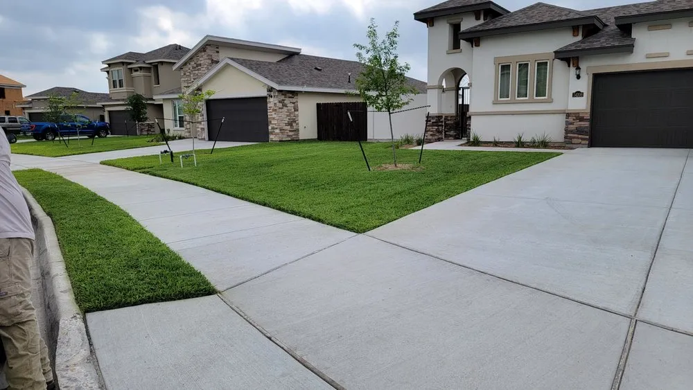 Professional lawn care service in San Juan, TX - R&B Landscaping