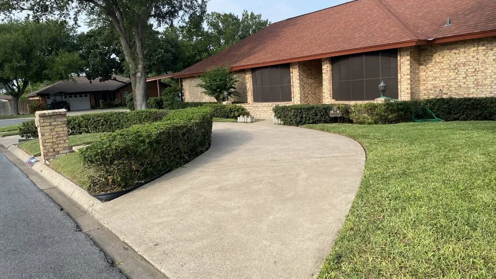 Trusted lawn mowing service for outdoor upgrades across San Juan, TX - R&B Landscaping