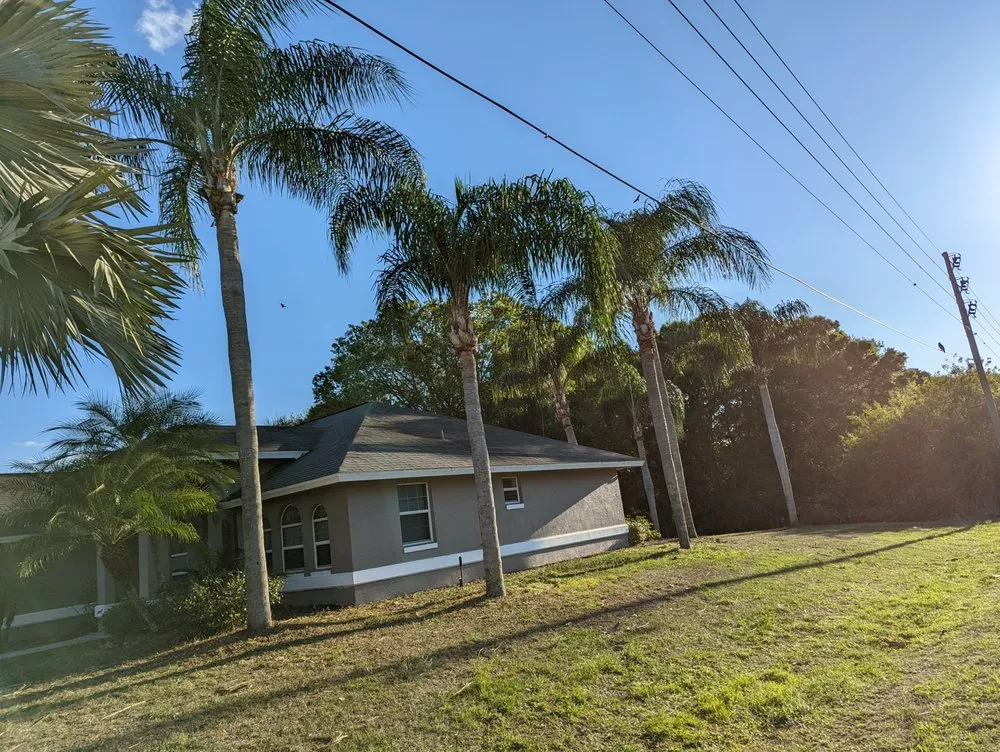 Professional yard maintenance with custom design across Lake Placid, FL - RB LAWN SERVICE