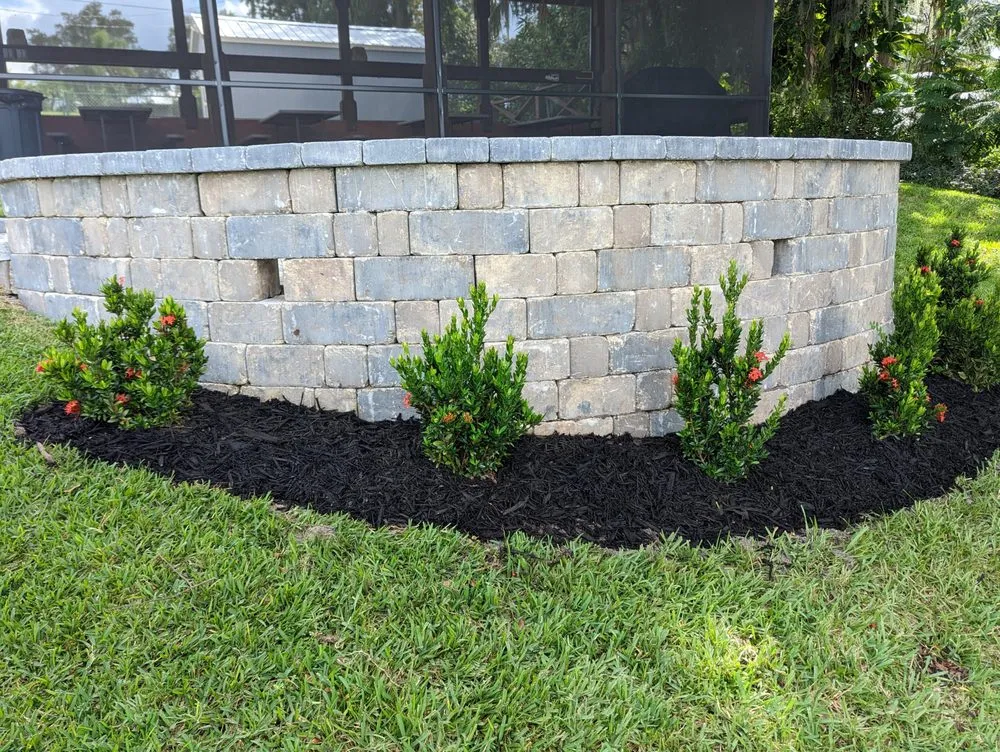 Professional lawn mowing service experts serving Lake Placid, FL - RB LAWN SERVICE