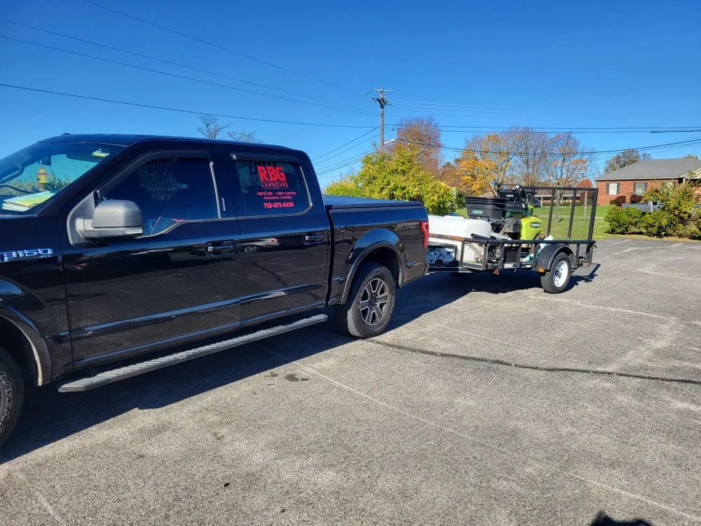 Affordable garden landscaping experts serving Versailles, KY - Rbg fertilizer and weed control