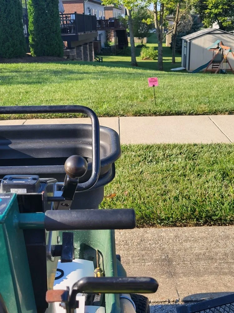 Custom yard maintenance in Versailles, KY - Rbg fertilizer and weed control