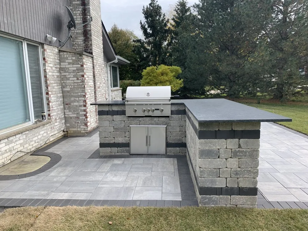 Top-rated yard cleanup service for homes in Mundelein, IL by RC Landscapes