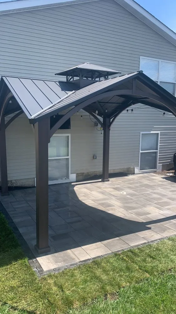 Trusted yard maintenance in Mundelein, IL by RC Landscapes