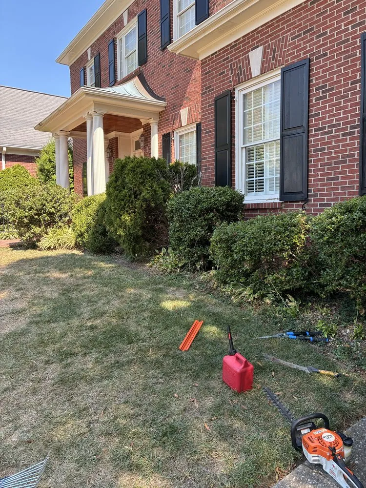 Trusted lawn care service experts serving Louisville, KY - RC Landscaping
