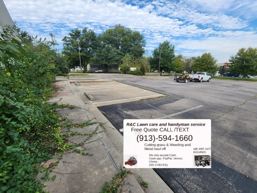 Reliable yard maintenance with custom design across LaCygne, KS - R&C Lawn Care And Handyman Service's