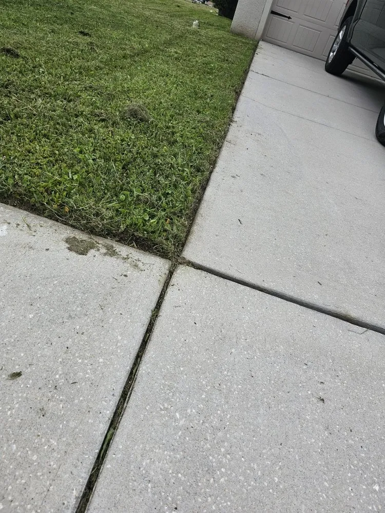 Professional lawn care service experts serving Hernando, FL - RC Lawncare