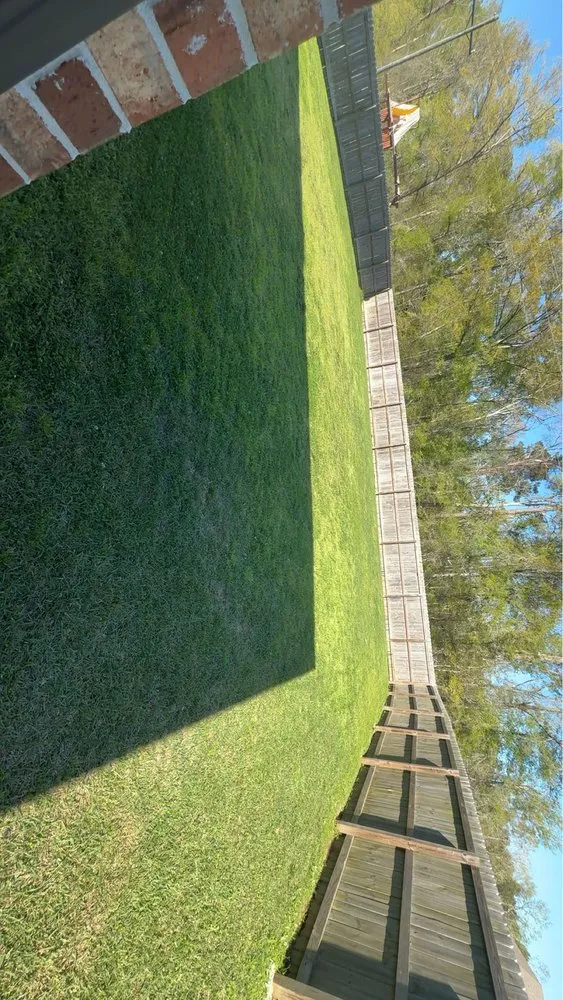 Trusted residential landscaping near you in Prairieville, LA by R&D Cleaning Service