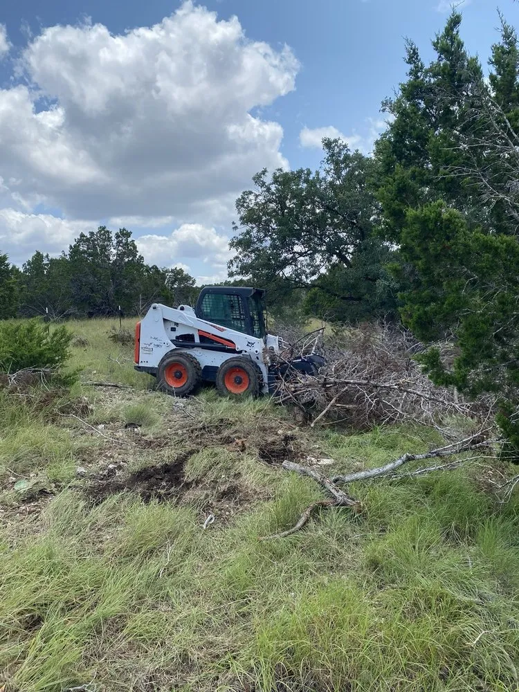Professional landscaping services for year-round maintenance across Kerrville, TX - R&D Land Management