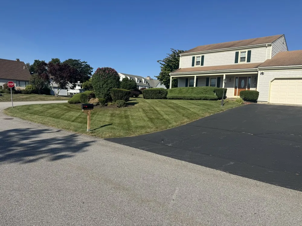 Custom lawn care service for beautiful yards across Bristol, RI - RD Landscaping