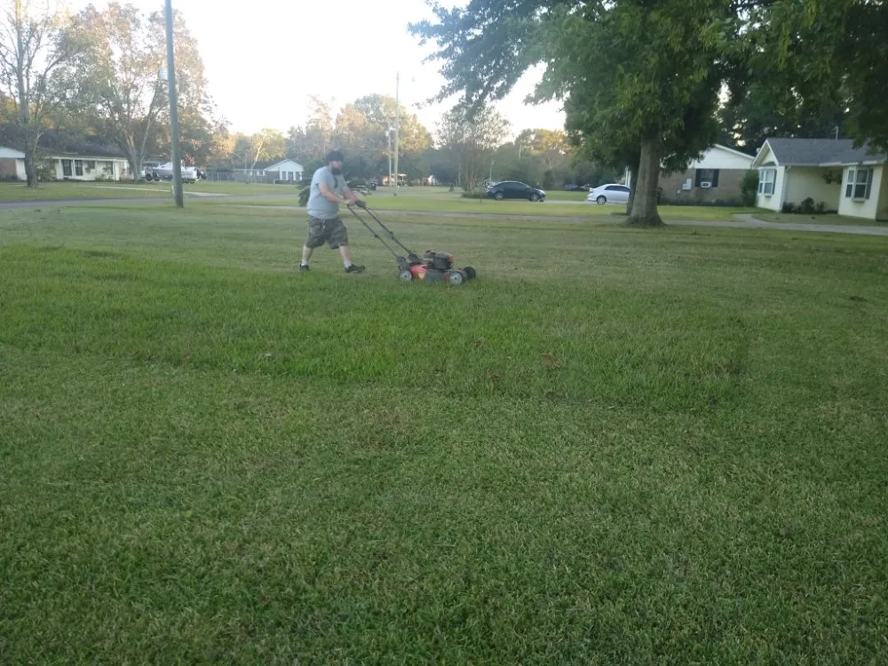 Reliable yard maintenance experts serving Theodore, AL - R&D Lawn & Performance