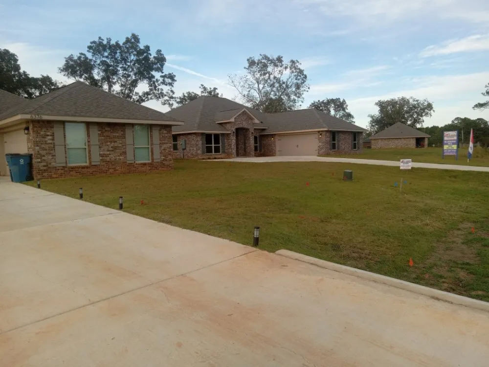 Professional landscaping services in Theodore, AL by R&D Lawn & Performance