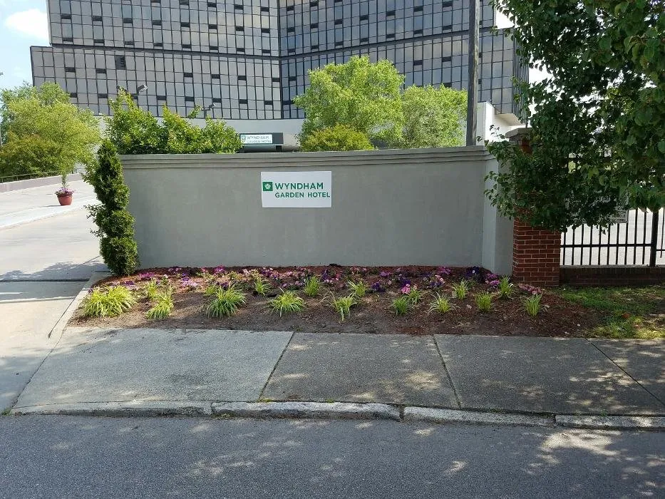 Reliable residential landscaping experts serving Chesapeake, VA - R&D Lawn and Landscaping