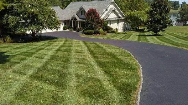 R&D Lawn Care Logo