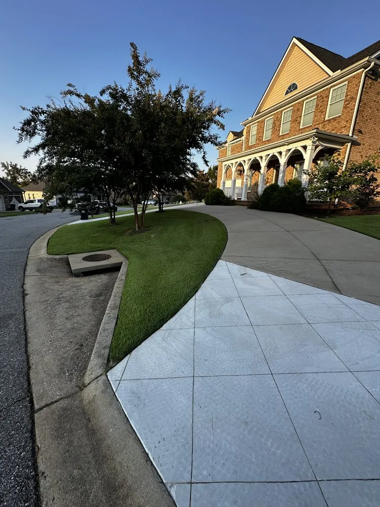 Custom yard maintenance near you in Anderson, SC by R&D Lawn Service