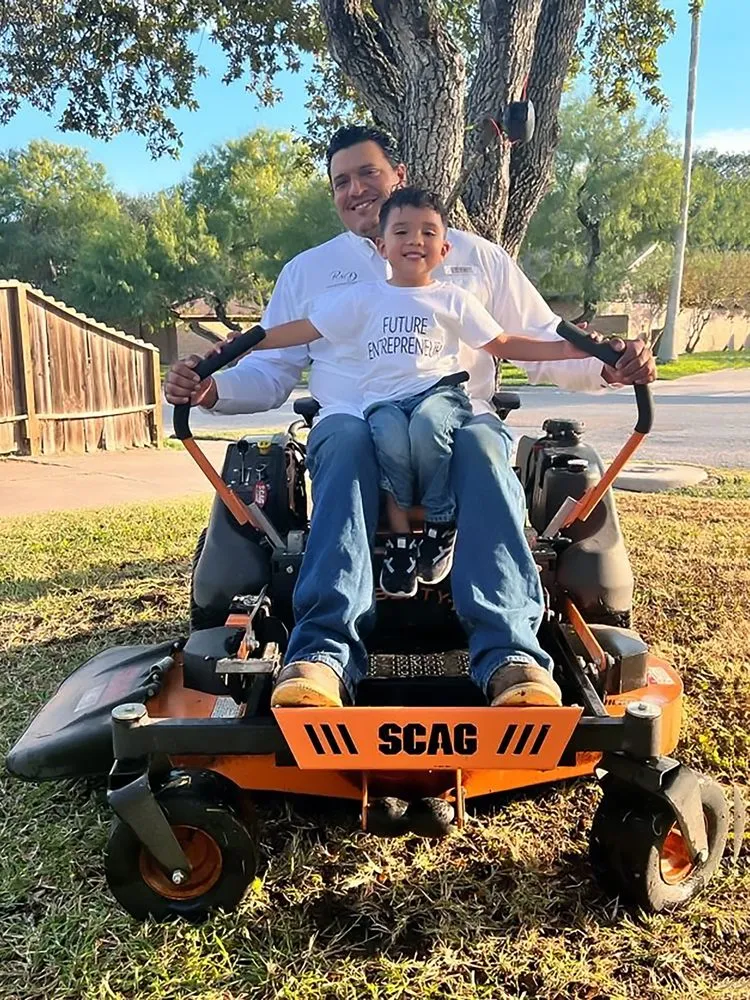 Affordable lawn mowing service in Corpus Christi, TX by R&D Lawncare Maintenance