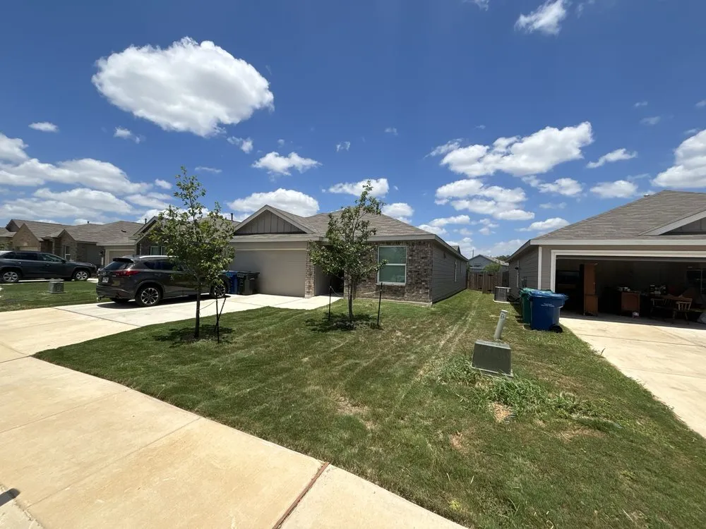 Custom lawn mowing service in San Antonio, TX - RD Mowing