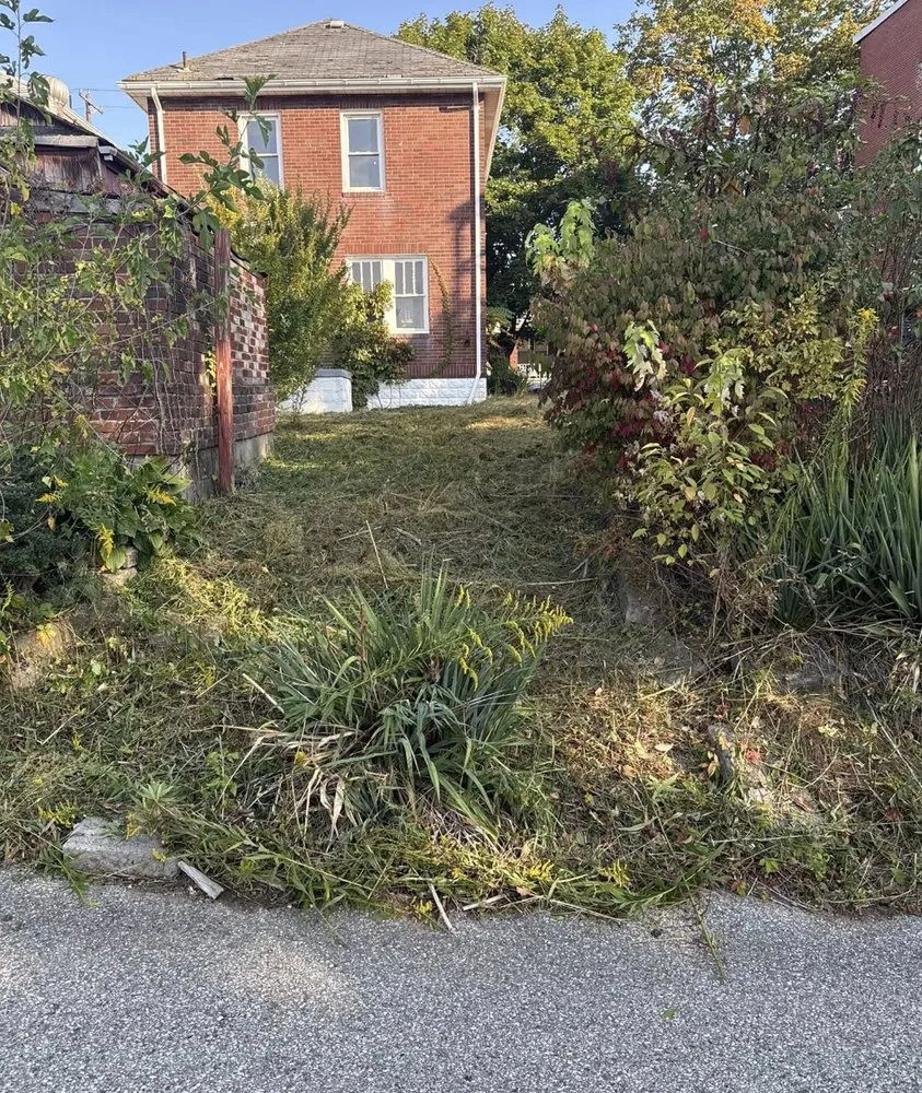 Local yard maintenance in Braddock, PA by RD3 Lawn Care