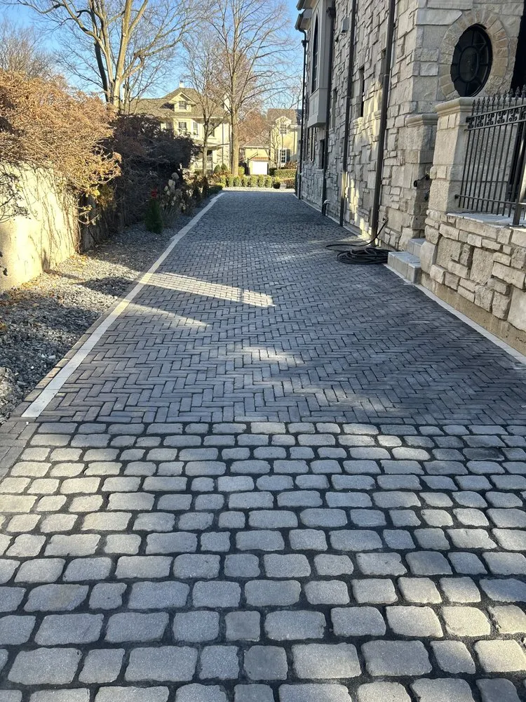 Top-rated garden landscaping experts serving Romeoville, IL - RDZ Construction