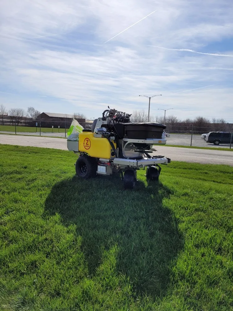 Professional yard maintenance for beautiful yards in Grant Park, IL by Re-Green Fertilizing & Weed Control