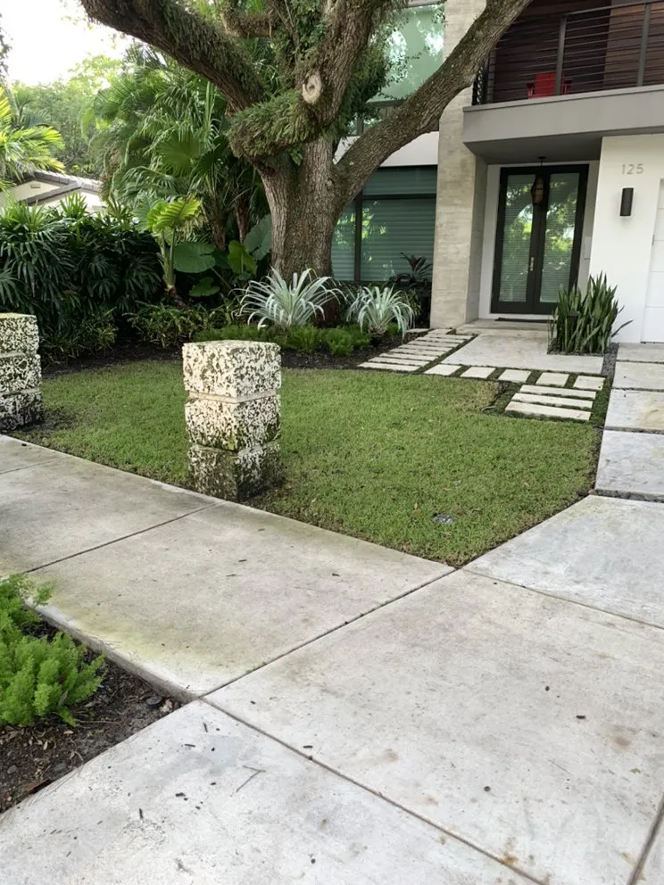 Expert landscaping services experts serving Pompano Beach, FL - Ready Lawn And Landscaping