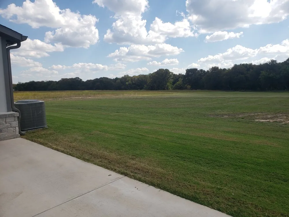 Reliable yard cleanup service in Lone Oak, TX by Ready Lawn Service