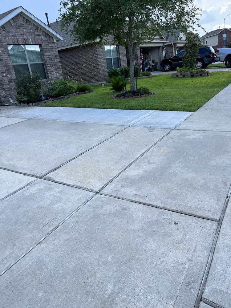 Expert landscape installation for residential properties in Channelview, TX by Ready Men Lawn Service