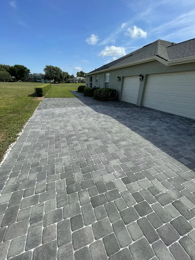 Custom garden landscaping experts serving Orlando, FL - Real Brick Pavers