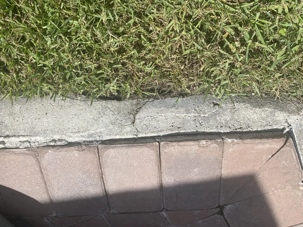 Reliable garden landscaping for year-round maintenance in Orlando, FL by Real Brick Pavers