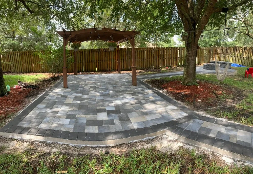 Custom residential landscaping in Orlando, FL - Real Brick Pavers