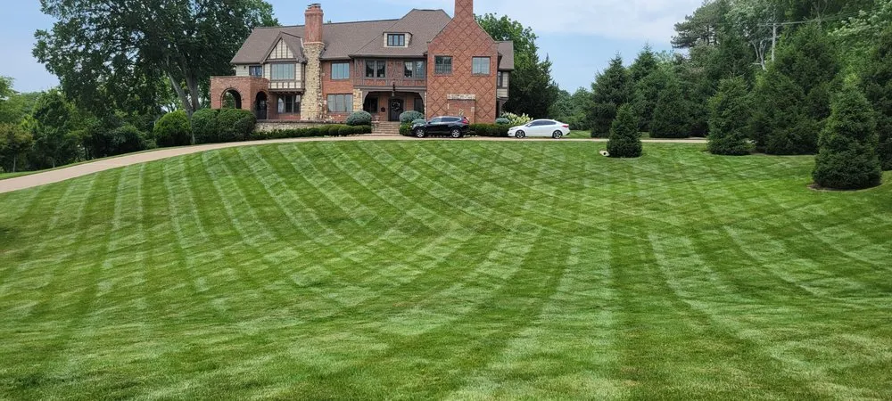 Trusted yard cleanup service for beautiful yards across Shawnee, KS - Real Deal Lawn & Landscape