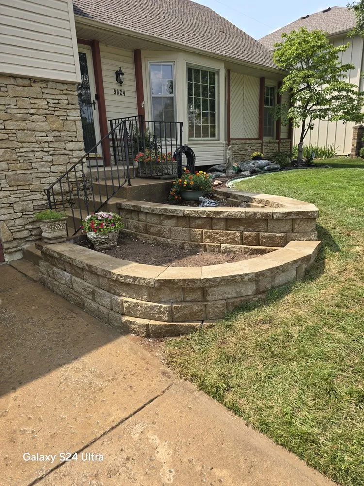 Local yard maintenance experts serving Shawnee, KS - Real Deal Lawn & Landscape