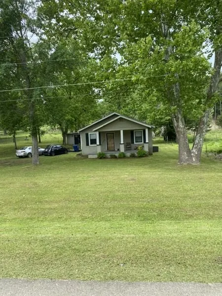 Custom yard cleanup service in Anniston, AL by Real Deal Lawn Care