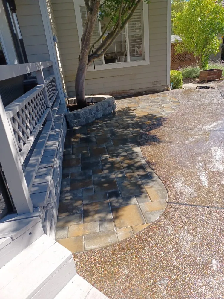 Professional garden landscaping experts serving Petaluma, CA - Real Land Contractors