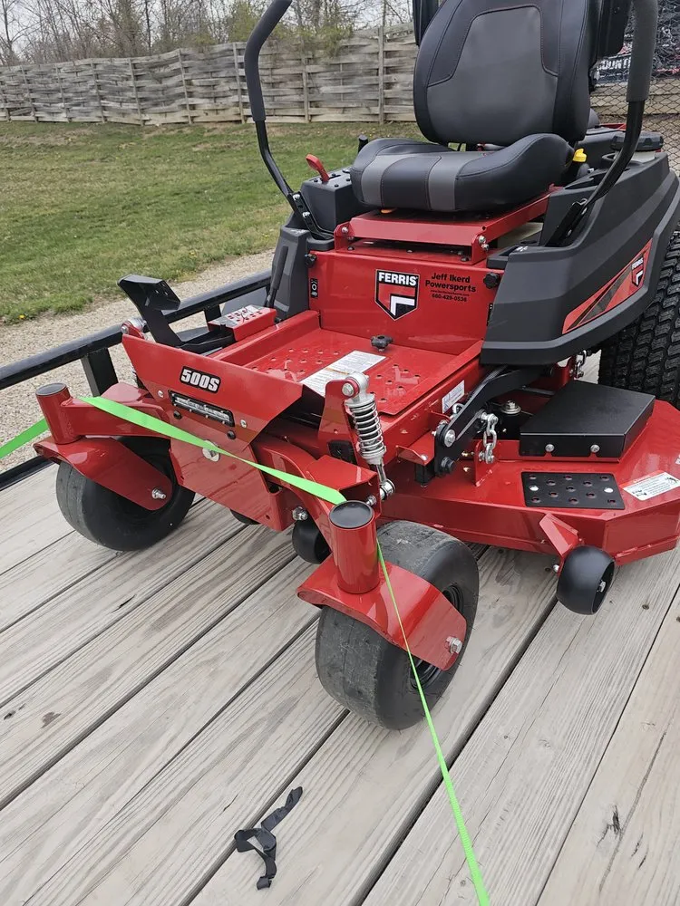 Custom lawn care service in Windsor, MO - Real Time Lawn Care