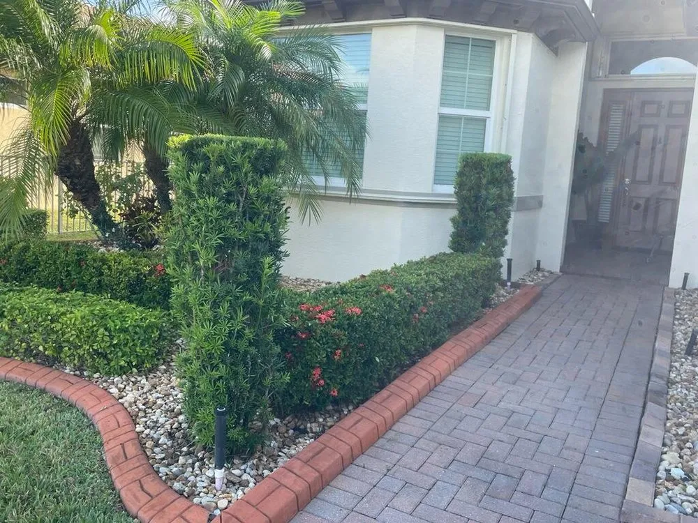 Local lawn care service with custom design in Fort Pierce, FL by Real Verde Landscaping