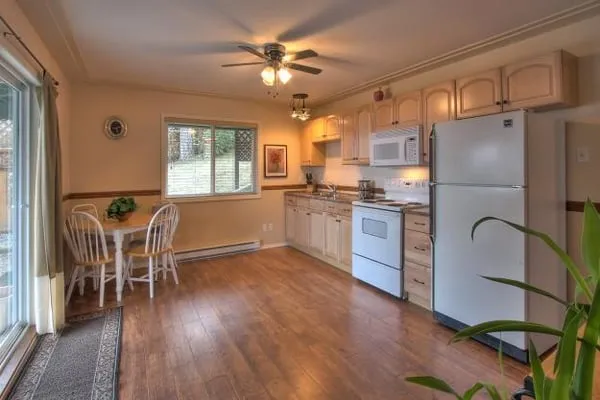 Really Dirty Housekeeping & More Logo