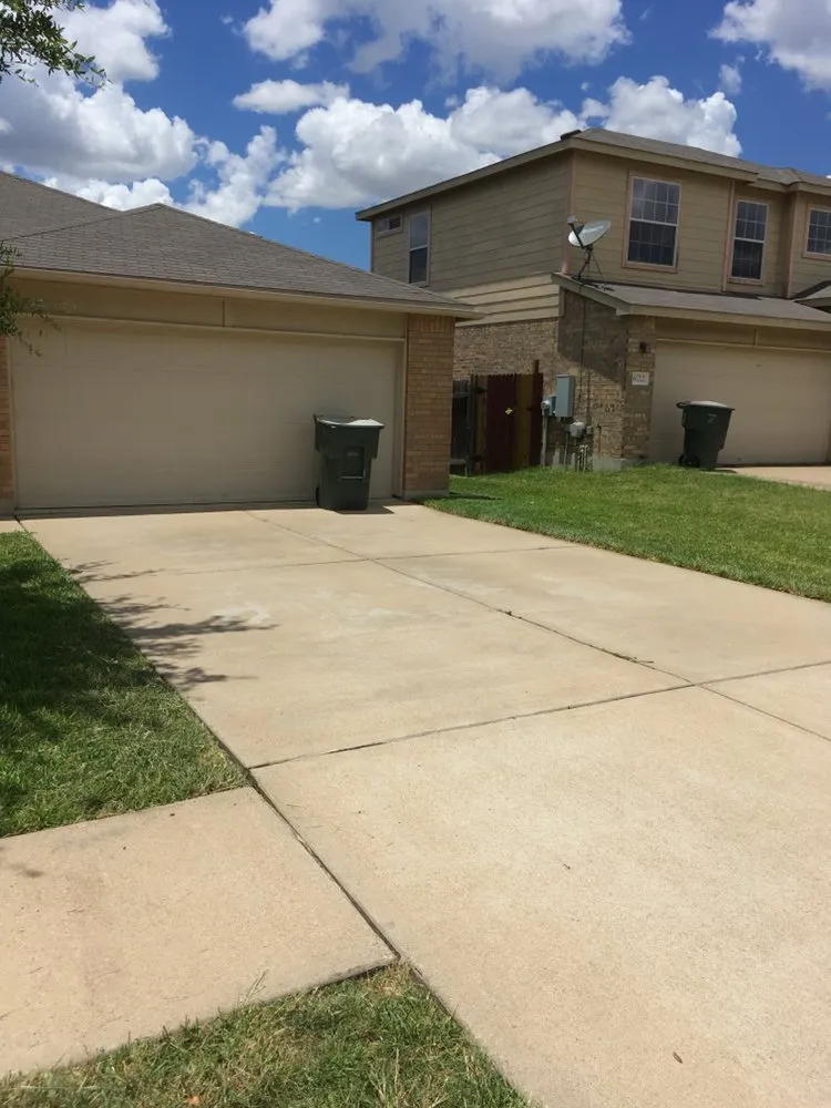 Custom yard cleanup service in Killeen, TX by Really Nice and Affordable Lawn Service