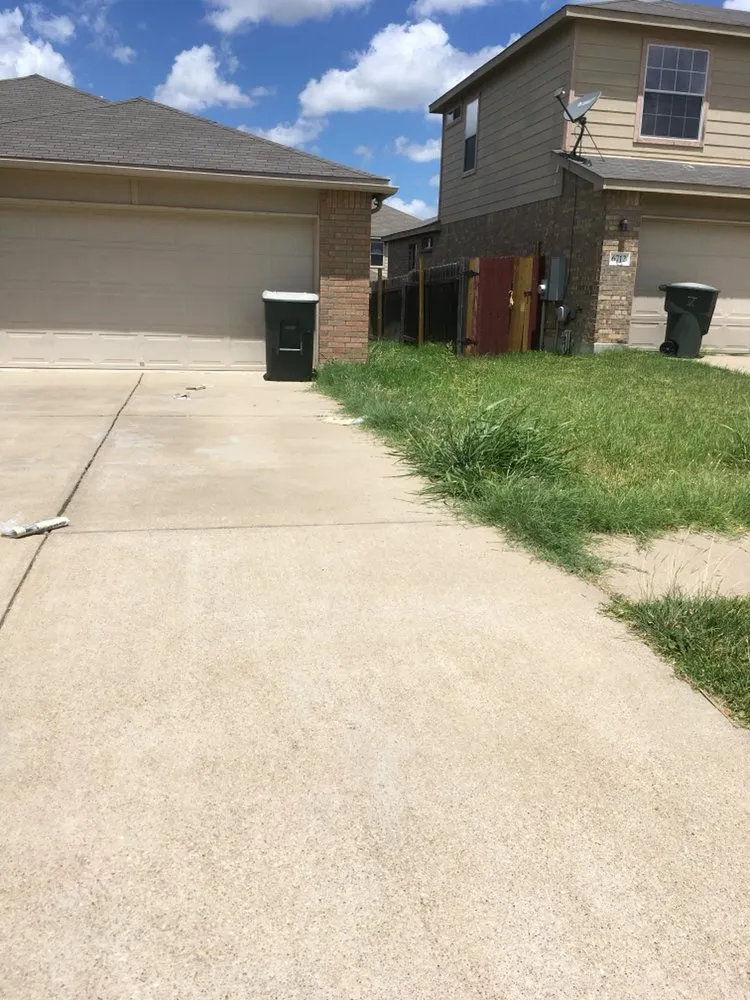 Custom landscape design in Killeen, TX by Really Nice and Affordable Lawn Service