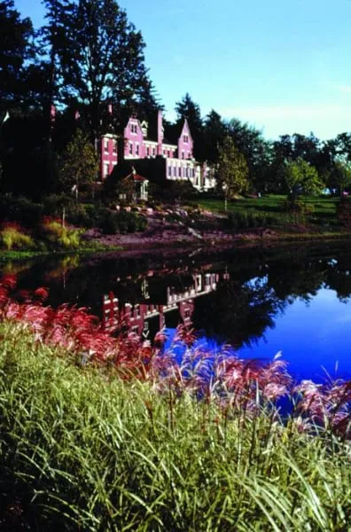 Top-rated lawn care service experts serving Newtown, PA - Realty Landscaping Corp