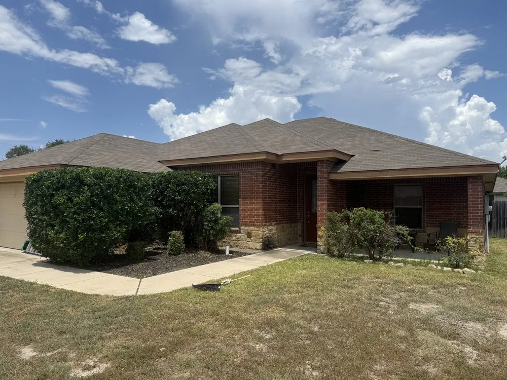 Professional lawn care service in Killeen, TX - Reardon Hedge