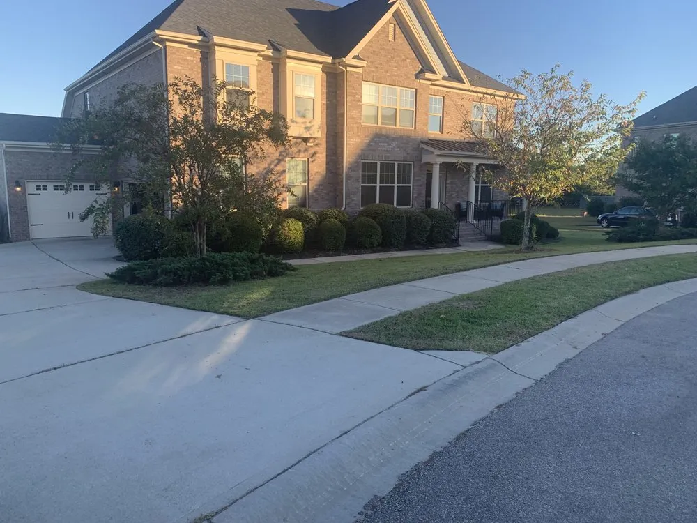 Local landscape design experts serving Columbia, SC - Reaves Lawn And Handman Service