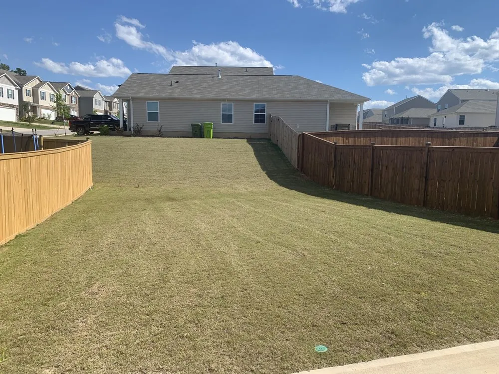 Expert yard maintenance in Columbia, SC by Reaves Lawn And Handman Service