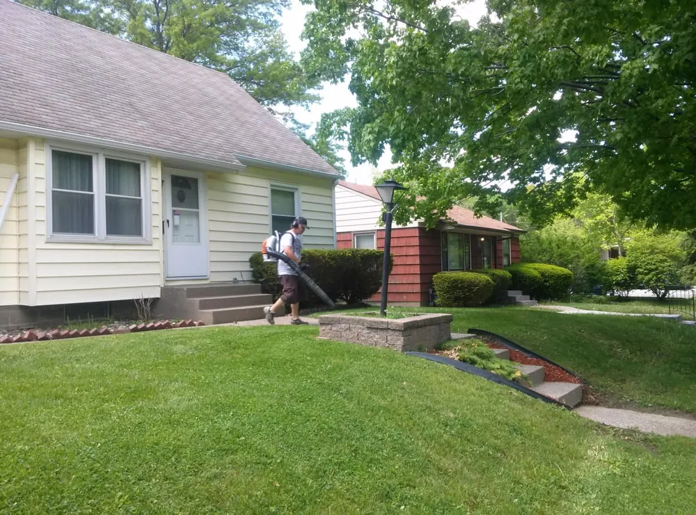 Reliable landscaping services in East Moline, IL by Rebenar Services