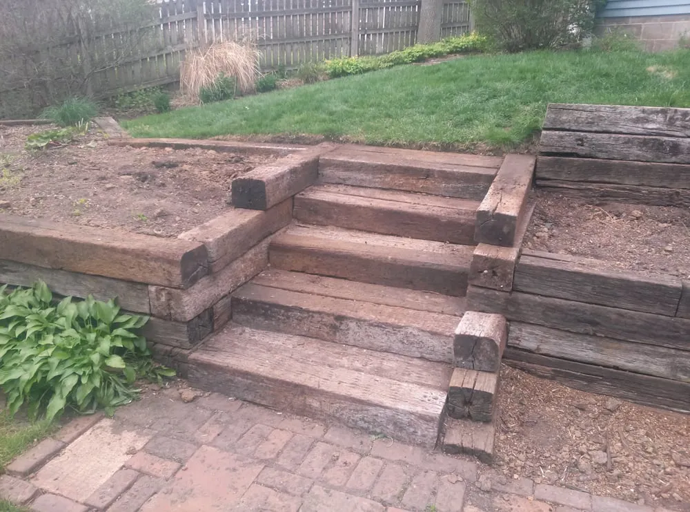 Top-rated lawn care service near you in East Moline, IL by Rebenar Services